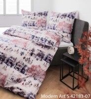 Janine Mako-Satin Bettwäsche modern art S 42183 taupe natur – Aquarell-Stadtszenen-Dessin mit Fahrrädern, Passanten und Palmen in Altrosa, Blau-Grau und Weiß